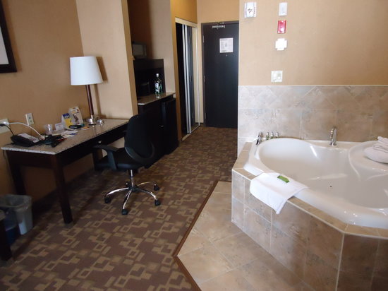 best western hot tub suite