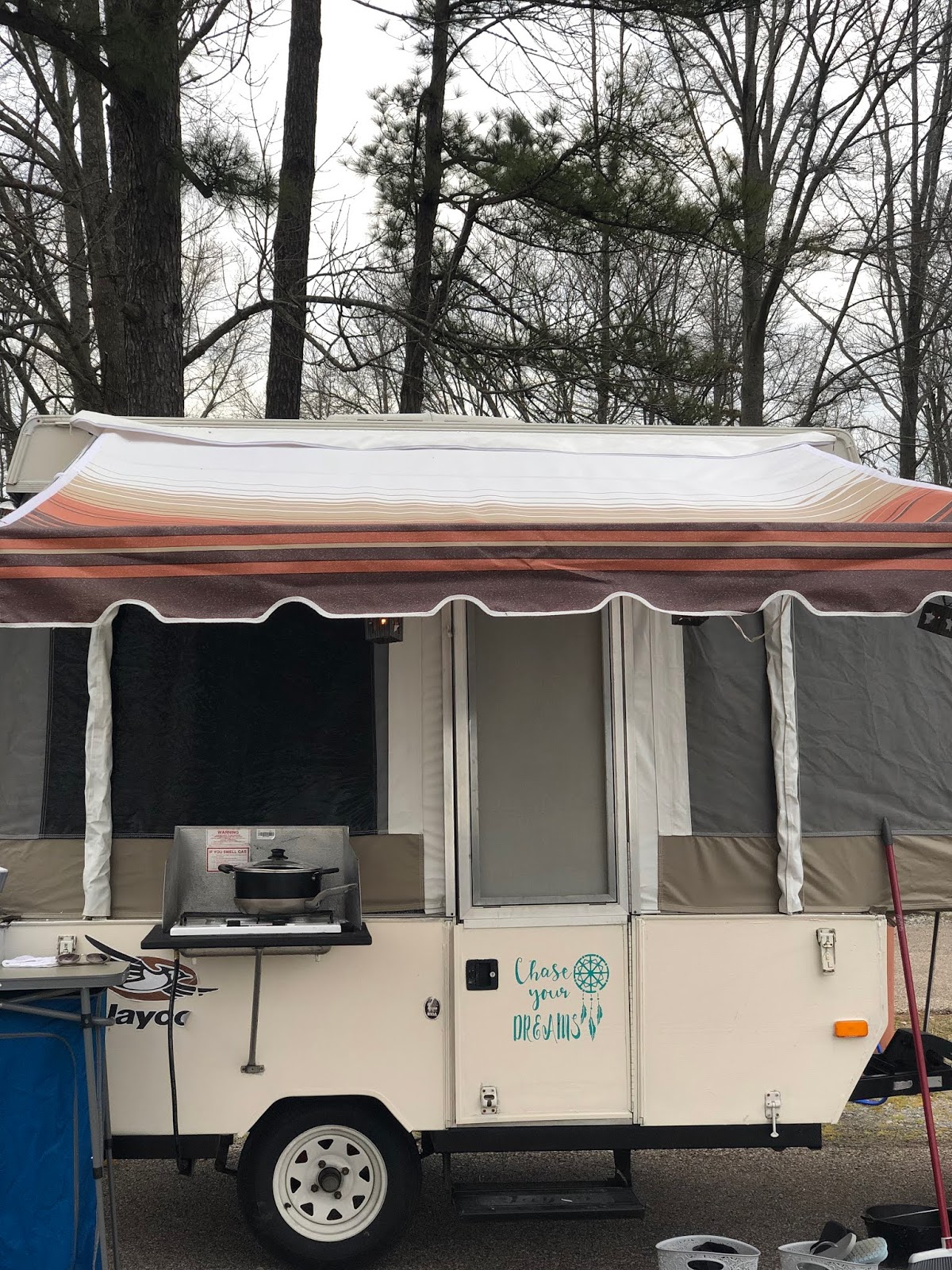 pop up trailer awning