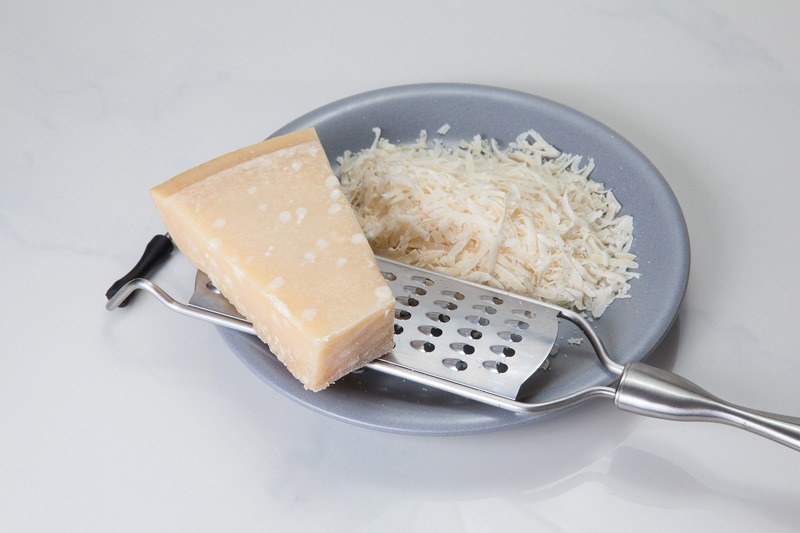 1 cup parmesan cheese in grams