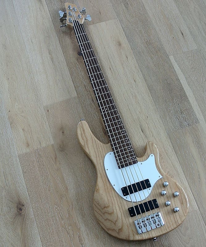 clover avenger bass