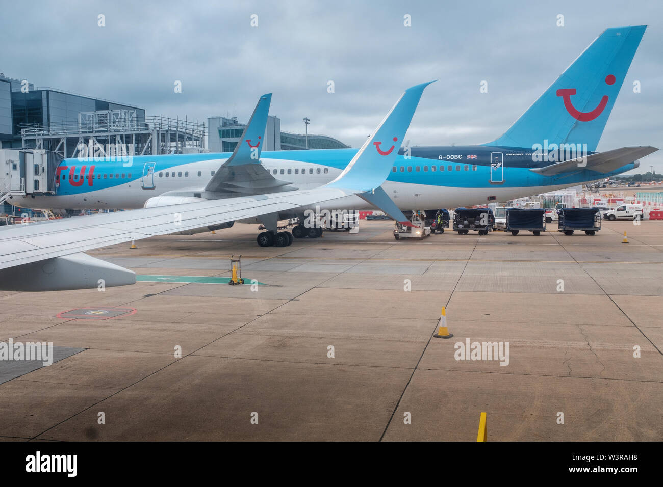 london gatwick arrivals tui