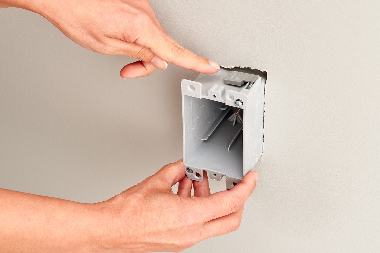 how to install an electrical box in drywall