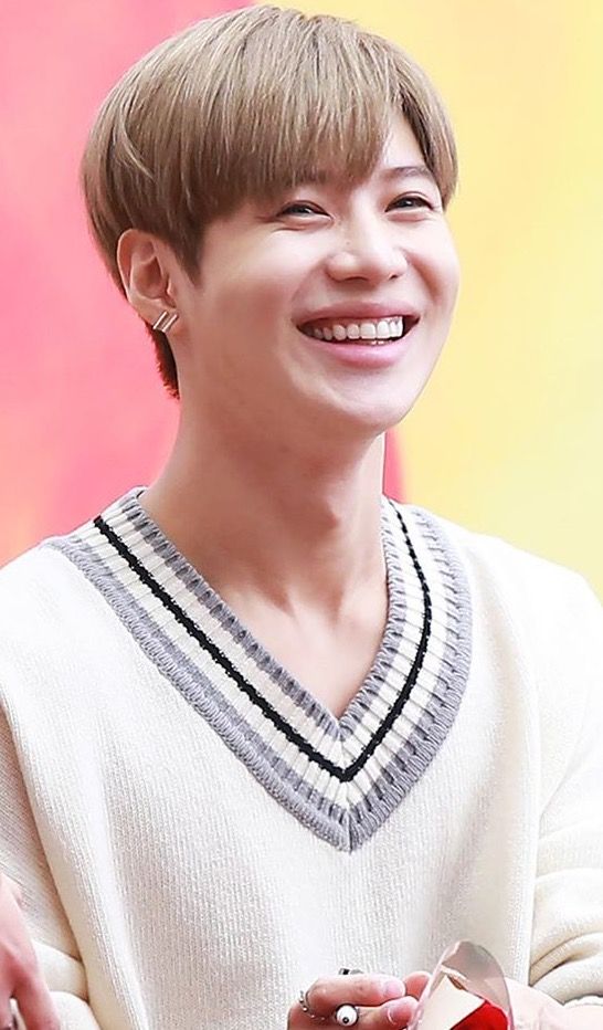 taemin smiling