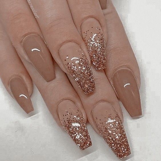 uñas acrilicas beige