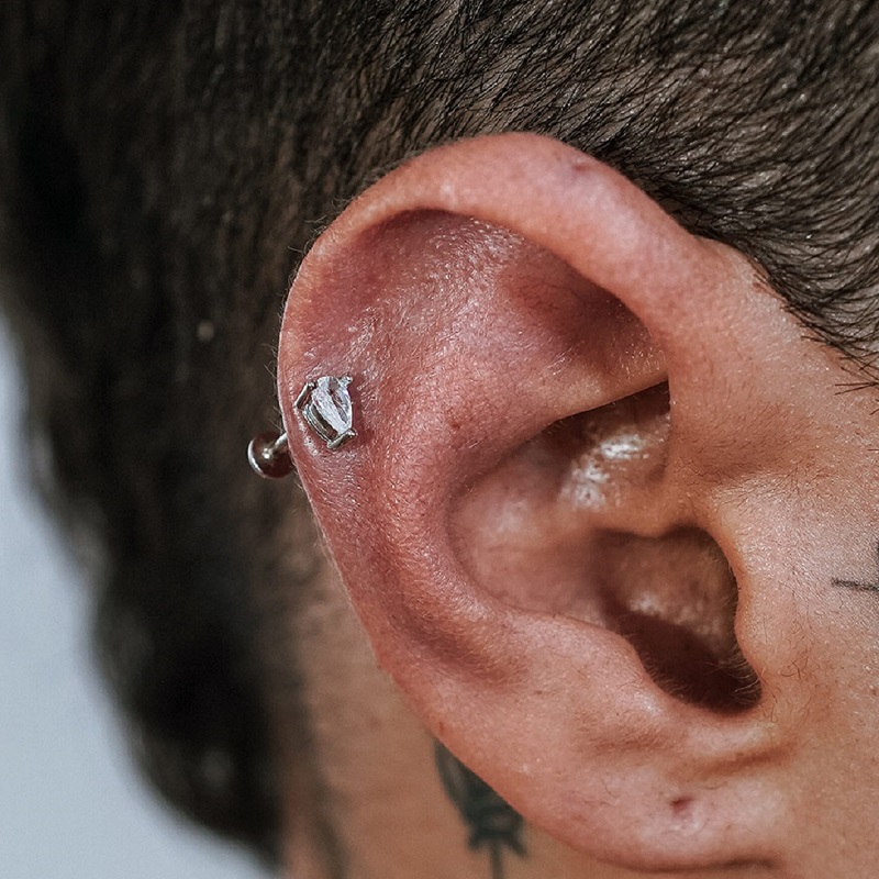 piercing helix hombre