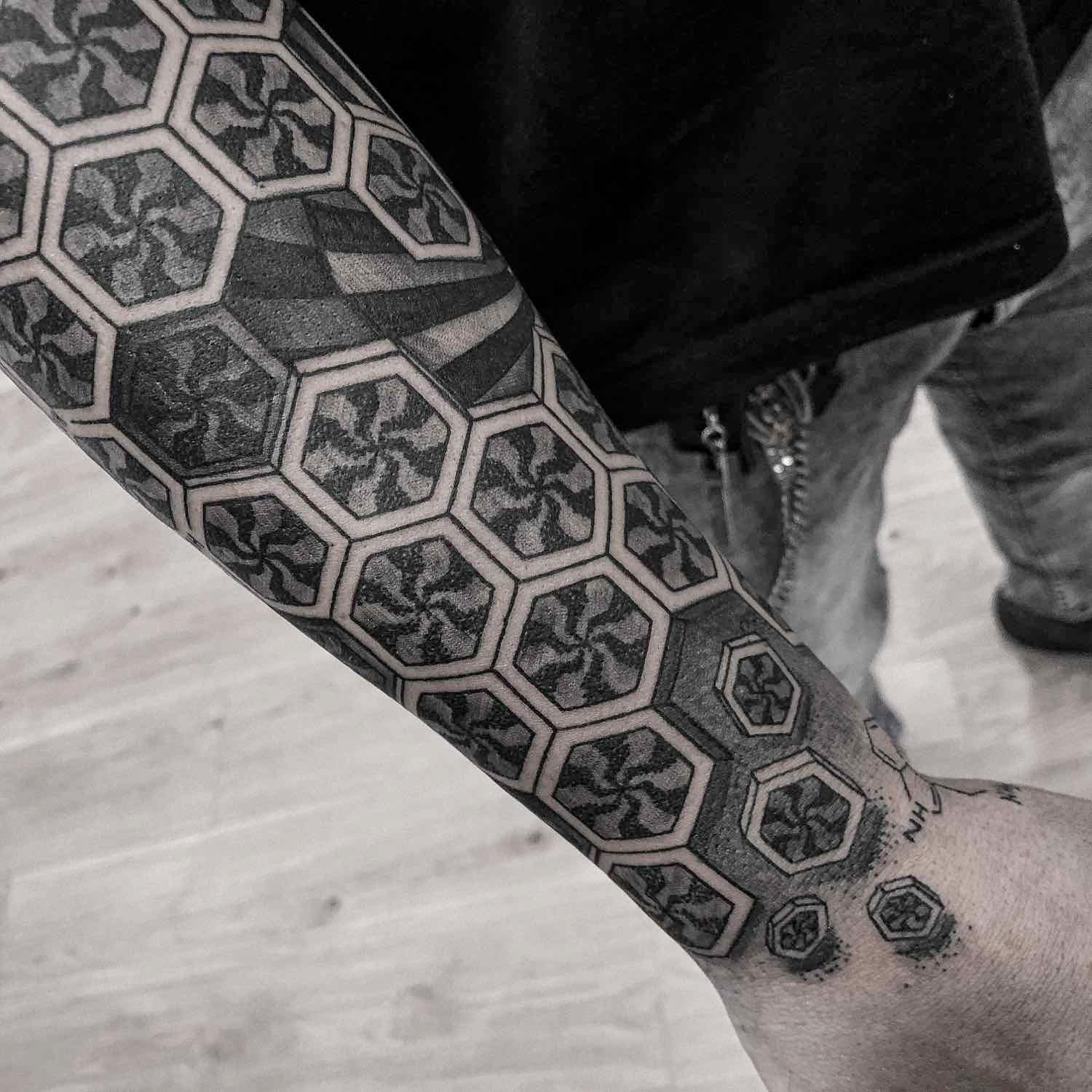 diseño de tatuajes en el brazo