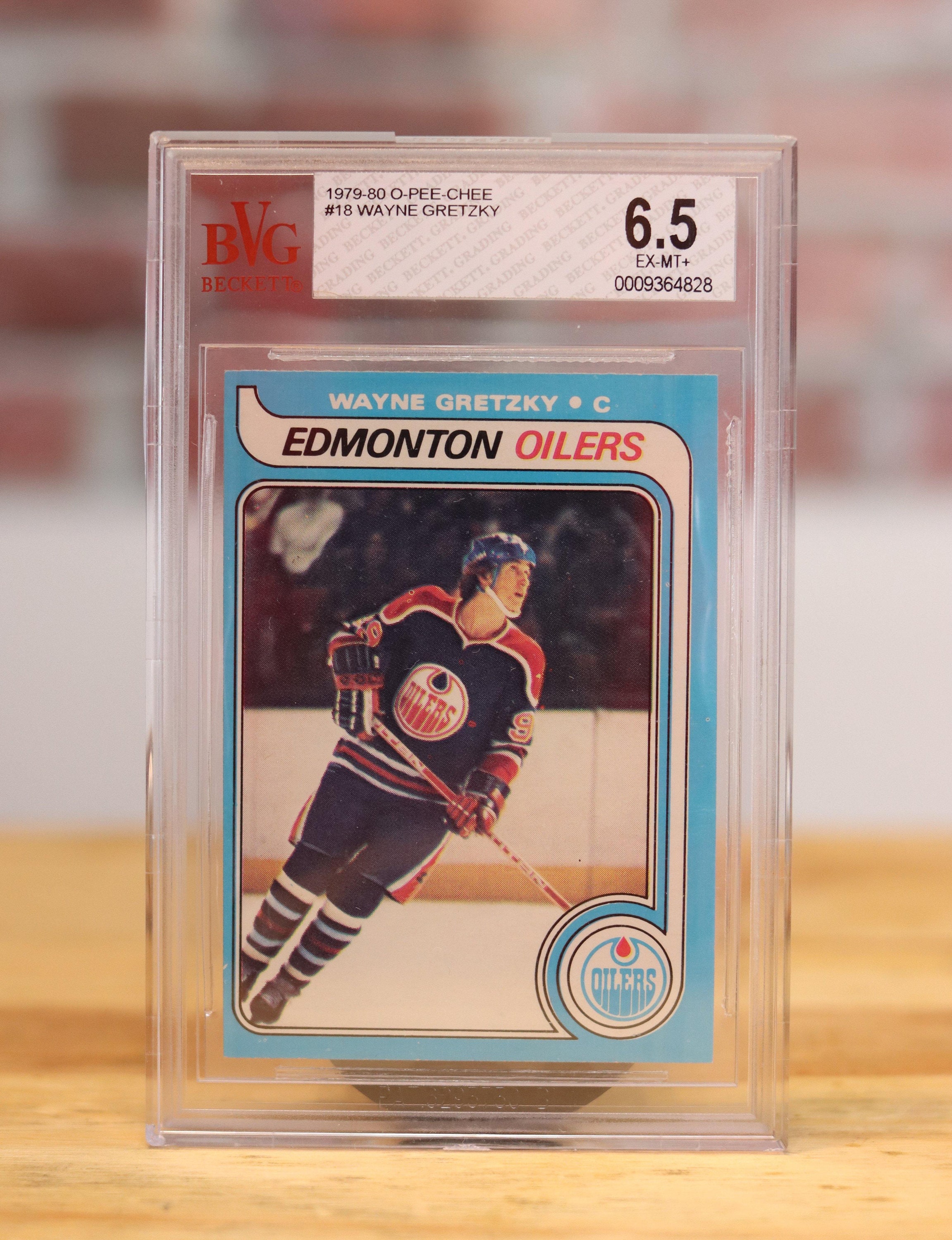 how much is a wayne gretzky hockey card worth