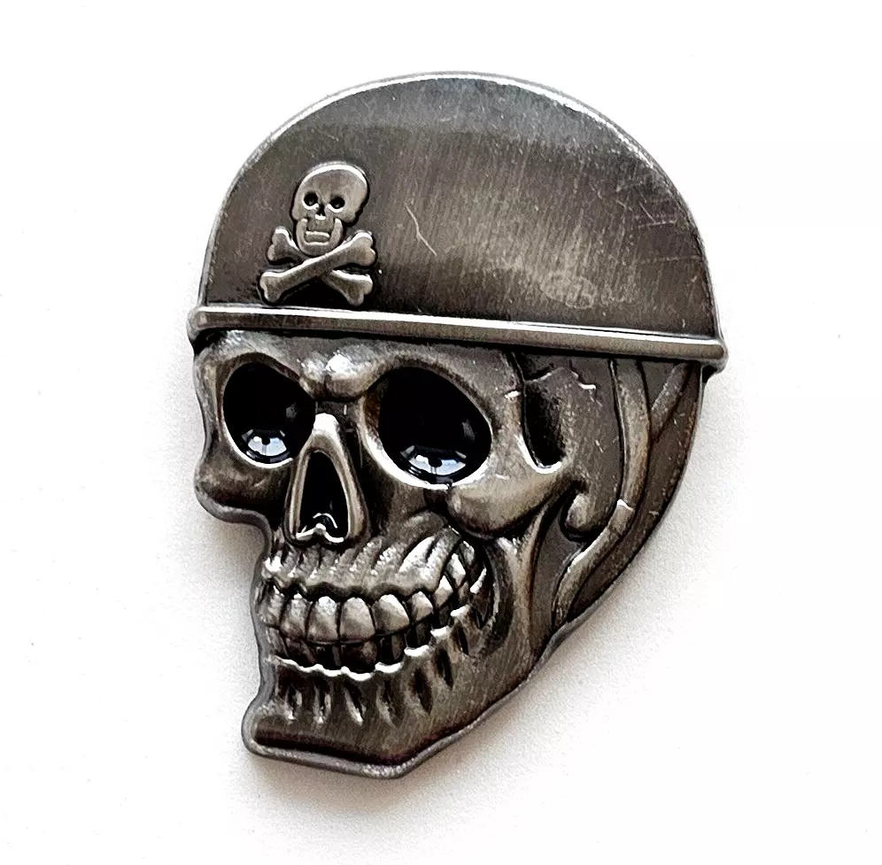 totenkopf pin