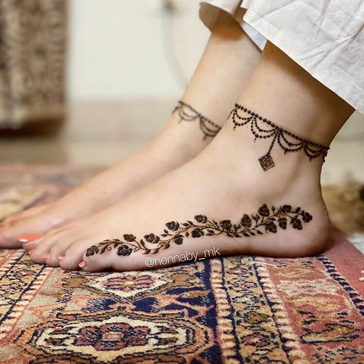 mehndi leg simple design