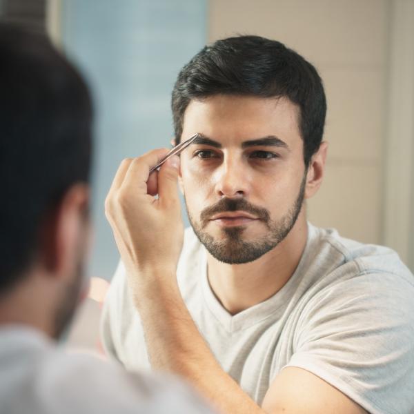 cejas rectas hombre