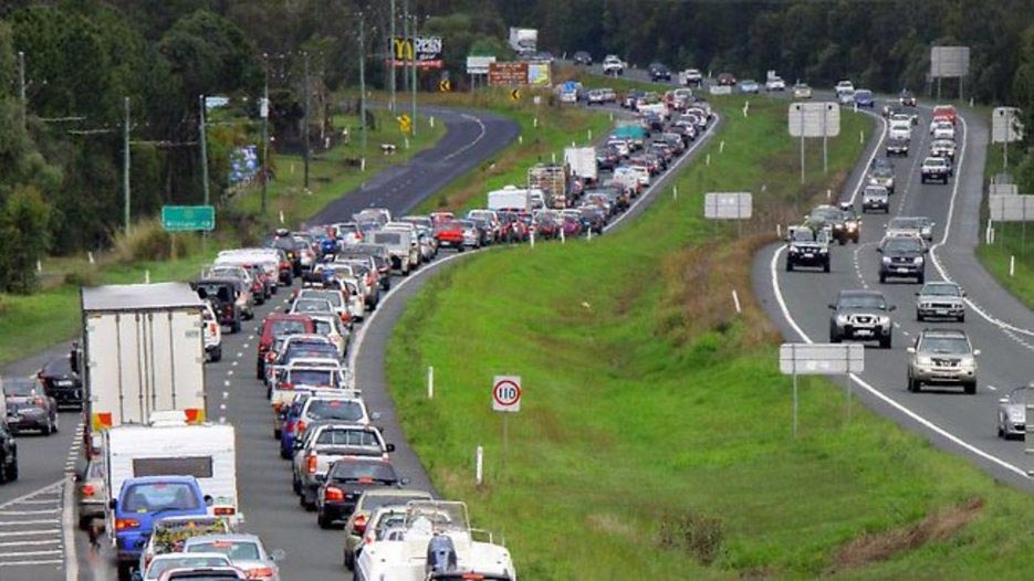 traffic update on bruce highway