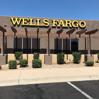 wells fargo scottsdale az