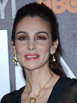 annie parisse age