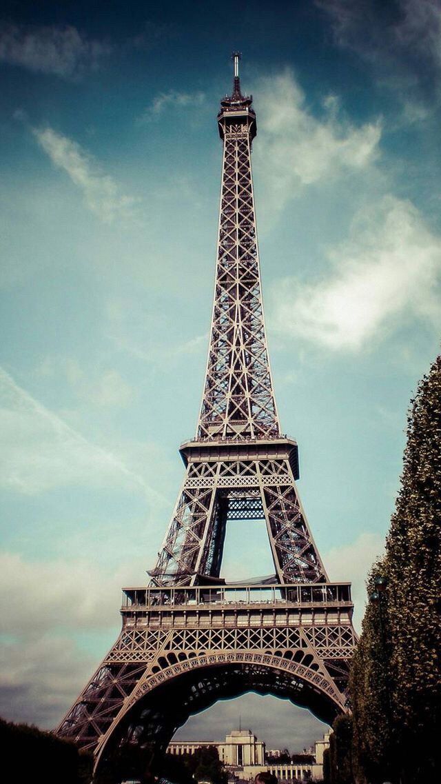 paris wallpaper iphone