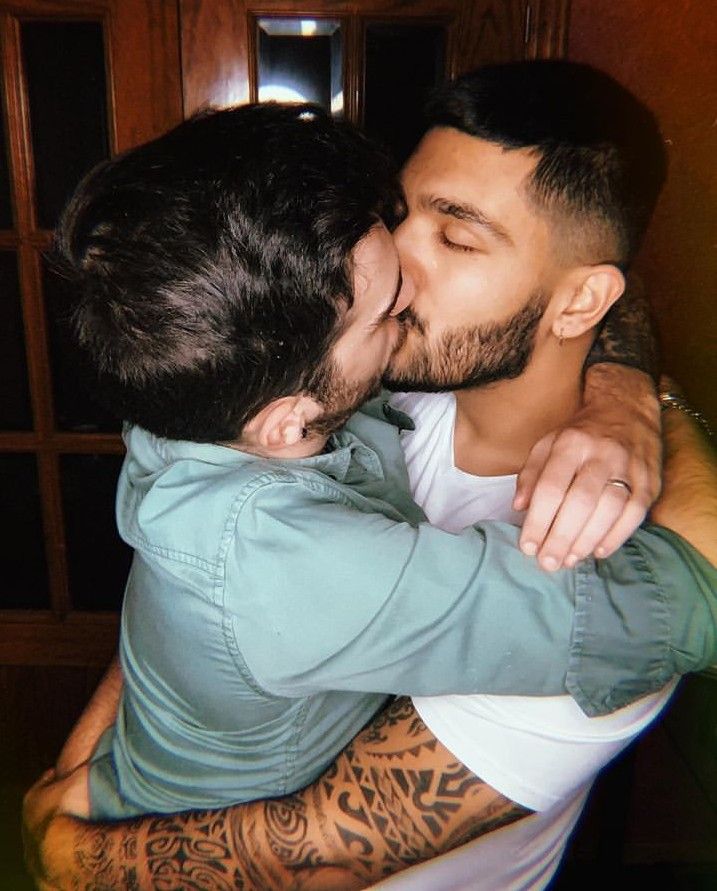 desi gay kiss