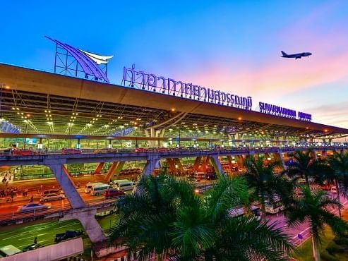 how far is suvarnabhumi airport from bangkok city center