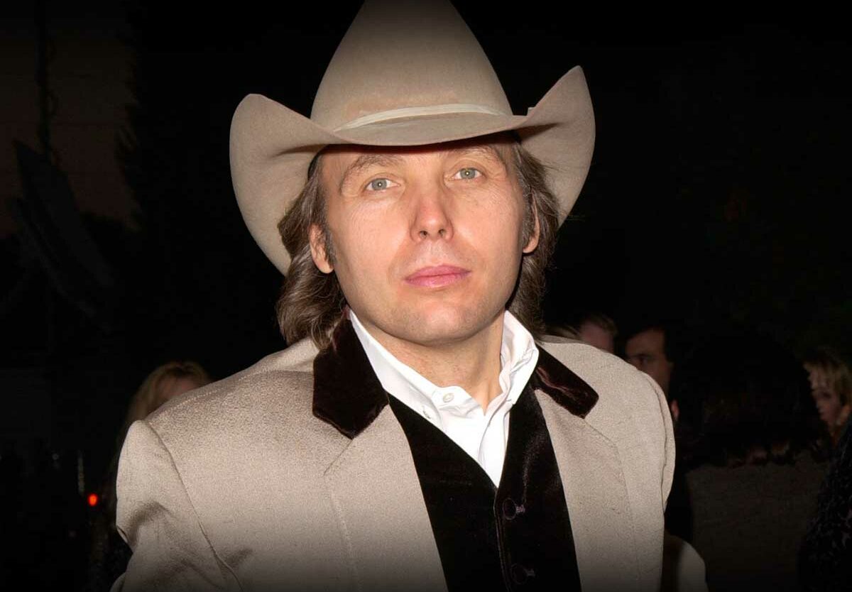 is dwight yoakam still active