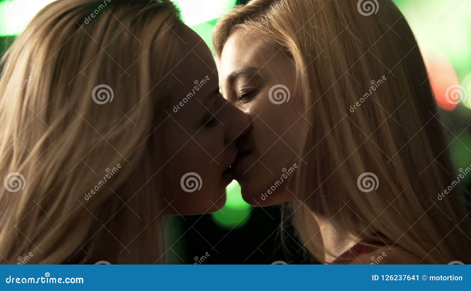 girls makeout