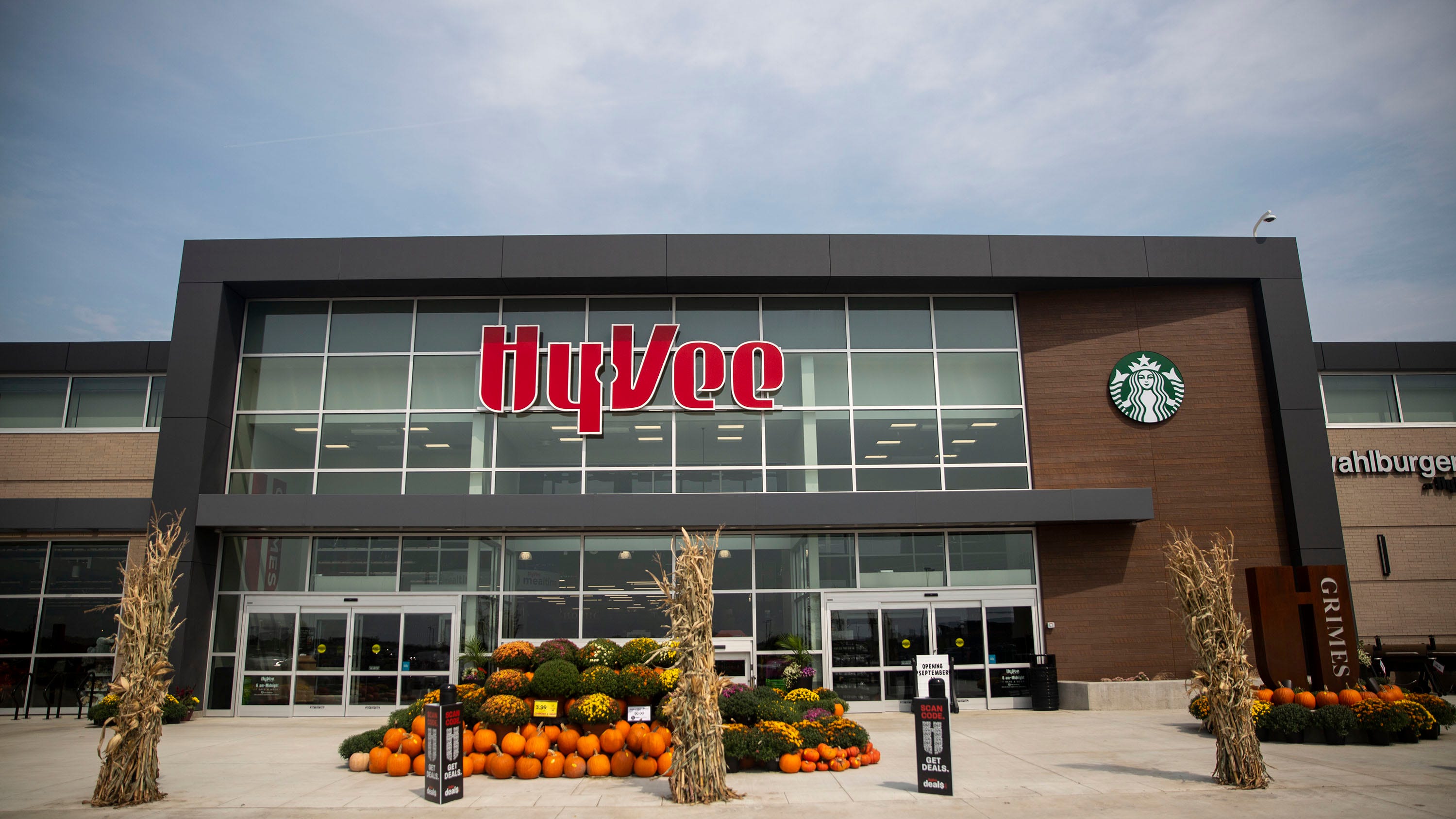 hy-vee grocery store