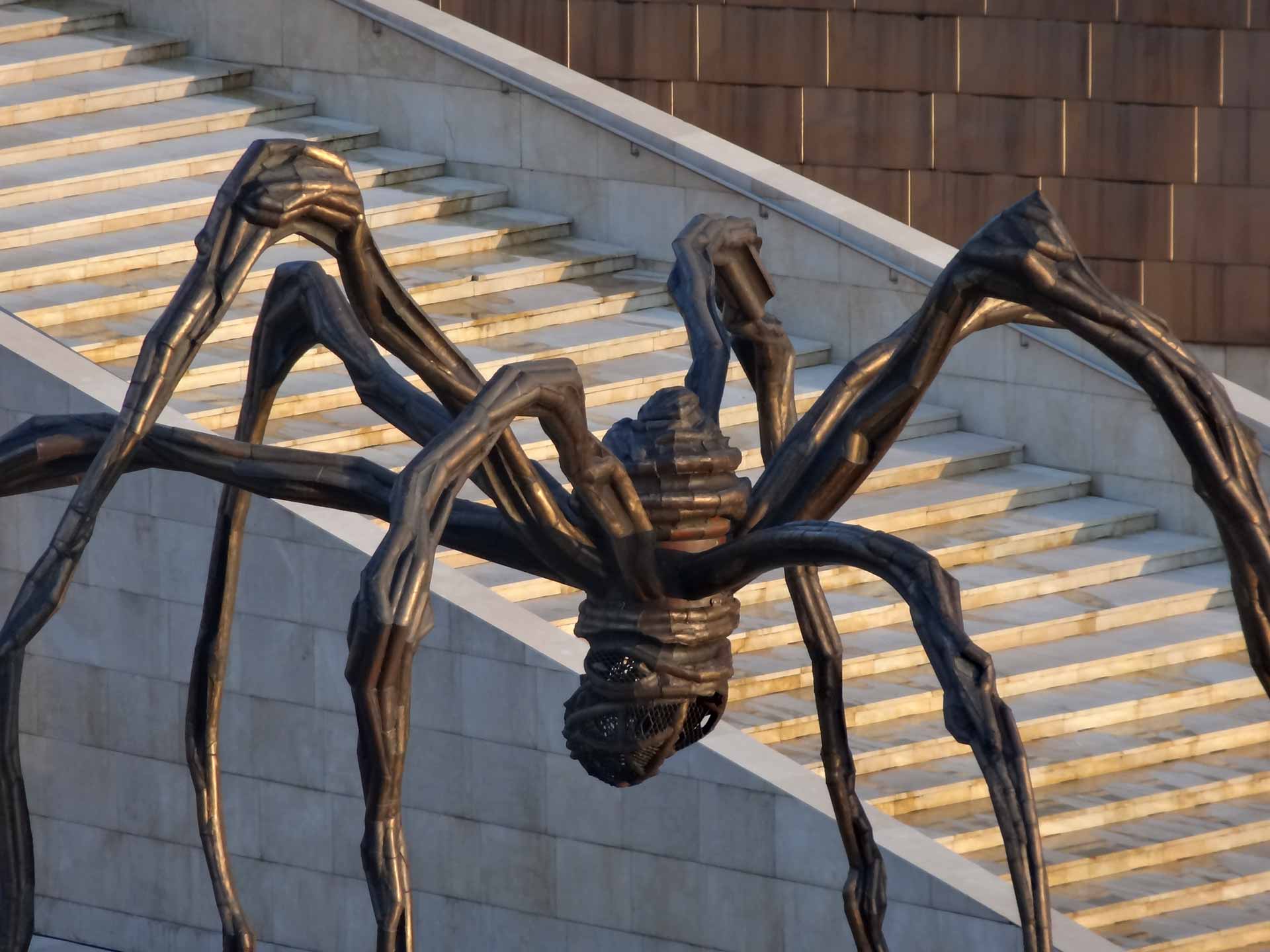 guggenheim museum bilbao spider