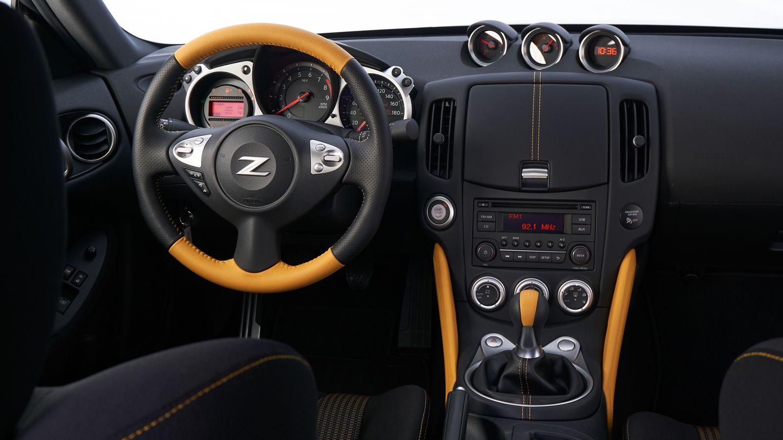 nissan 370z interior