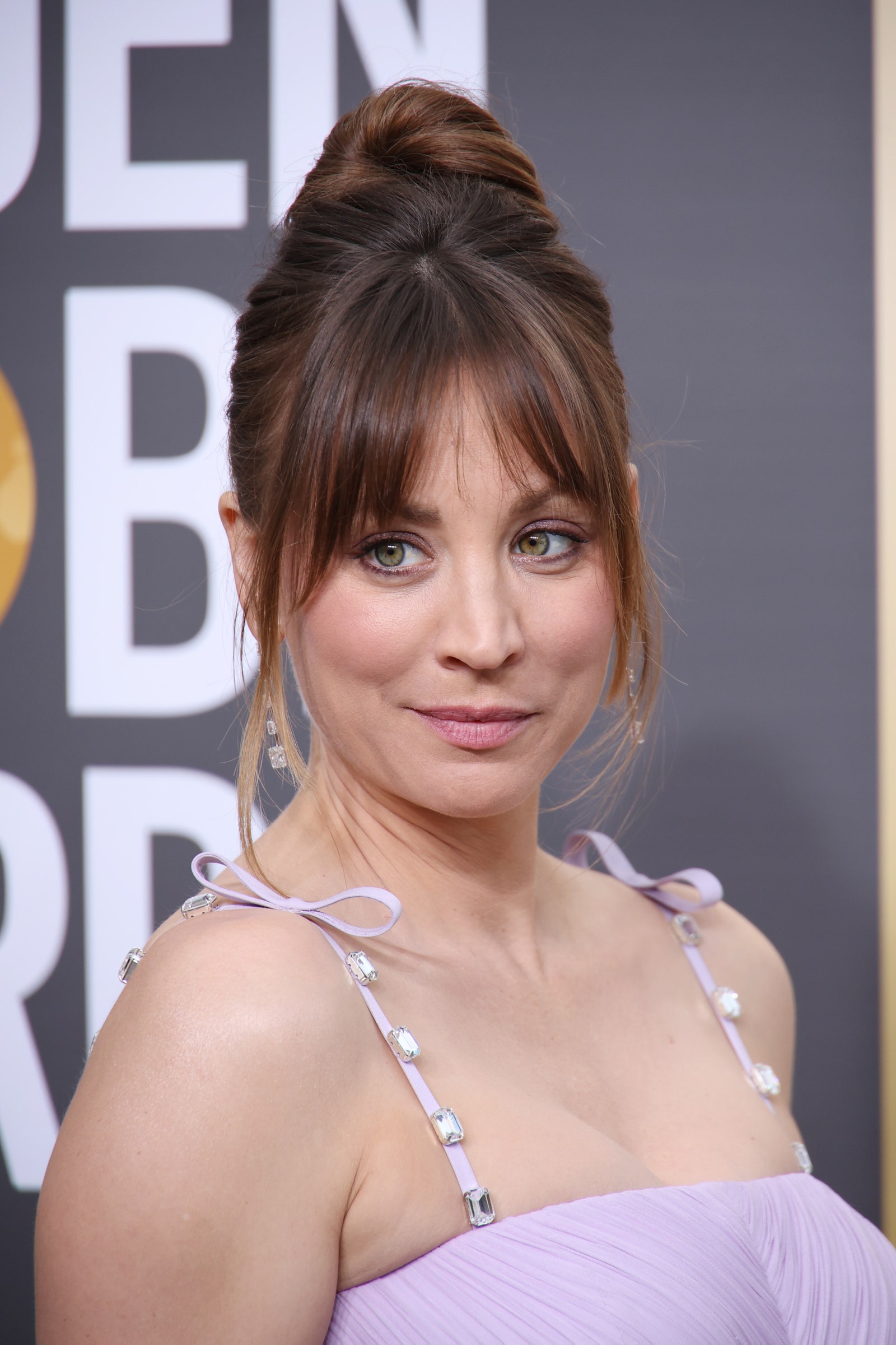 kaley cuoco bangs 2023