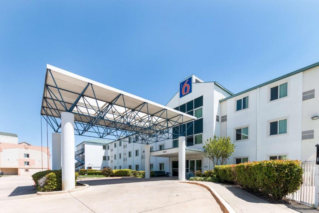 motel 6 heathrow irving tx