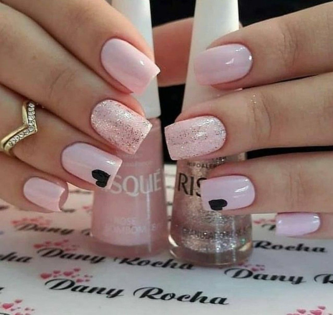 uñas rosa pastel