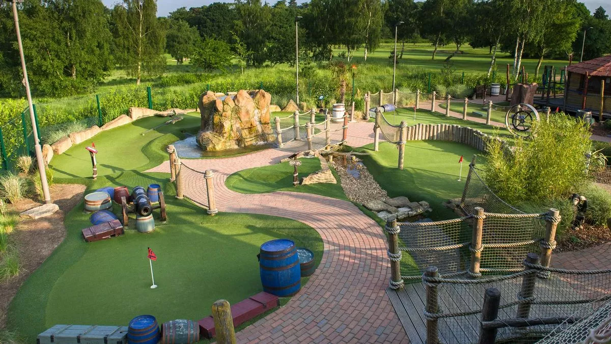 adventure golf at topgolf surrey