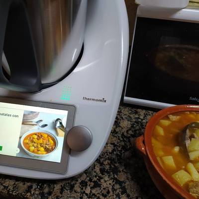 guiso de patatas con magro thermomix