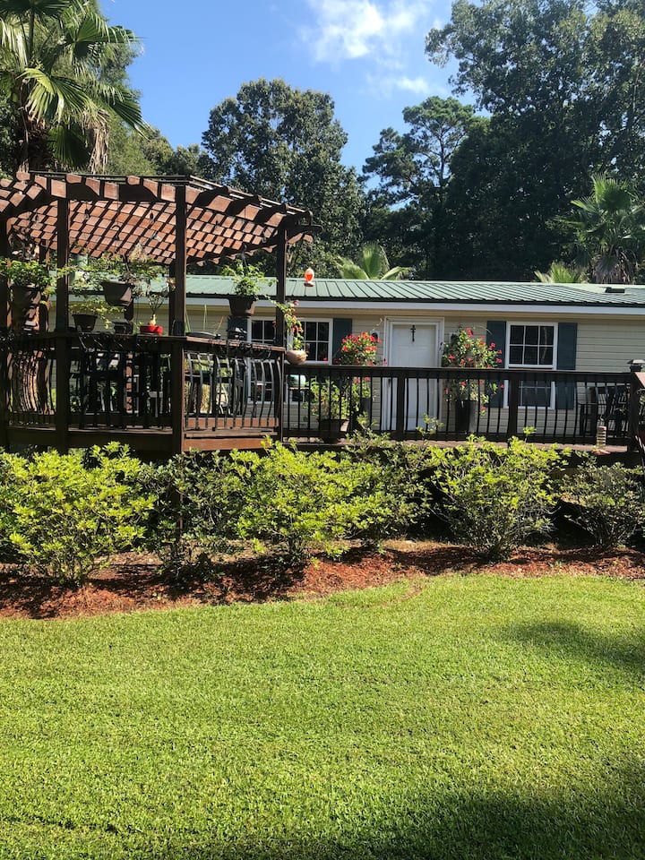 airbnb madisonville la