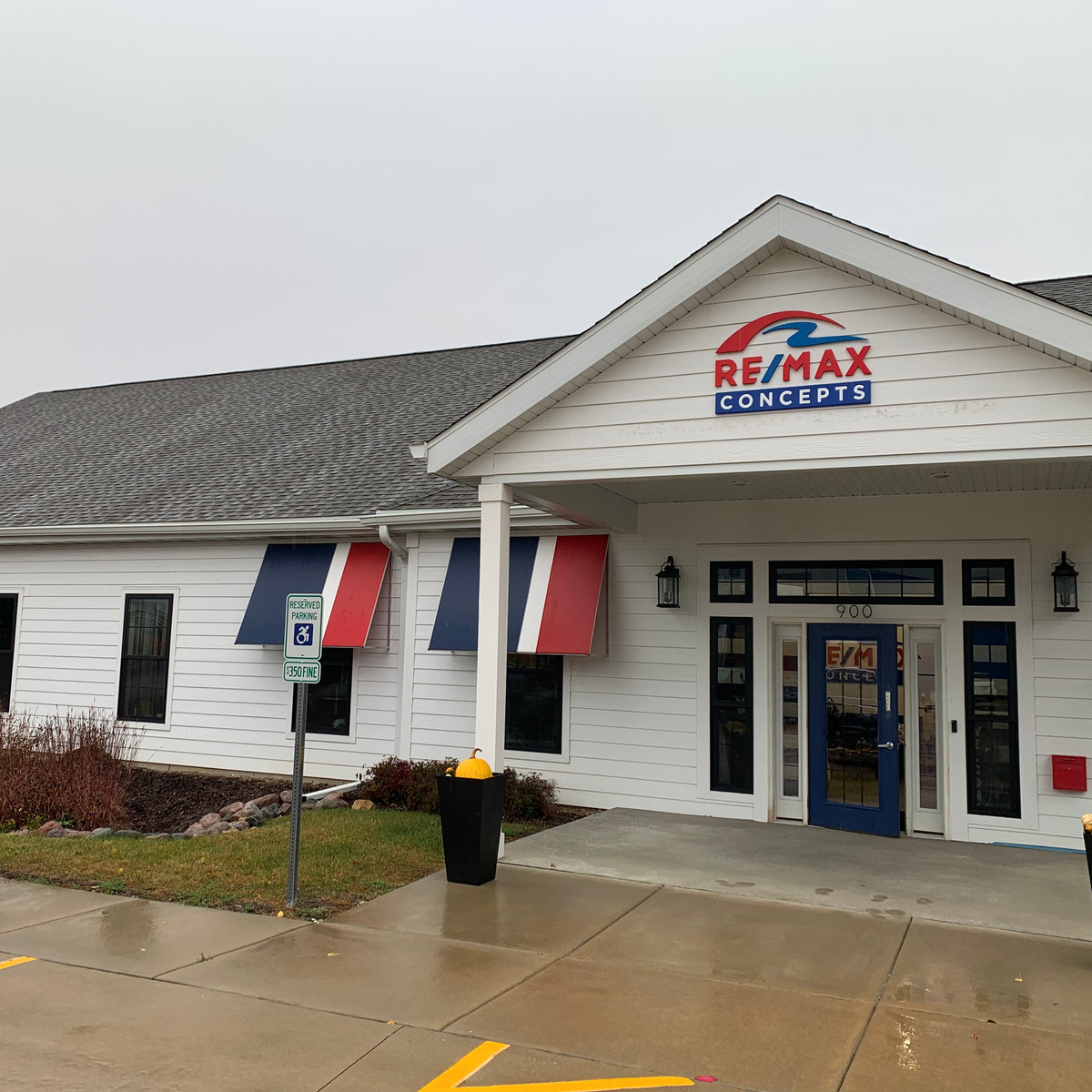 remax moline il