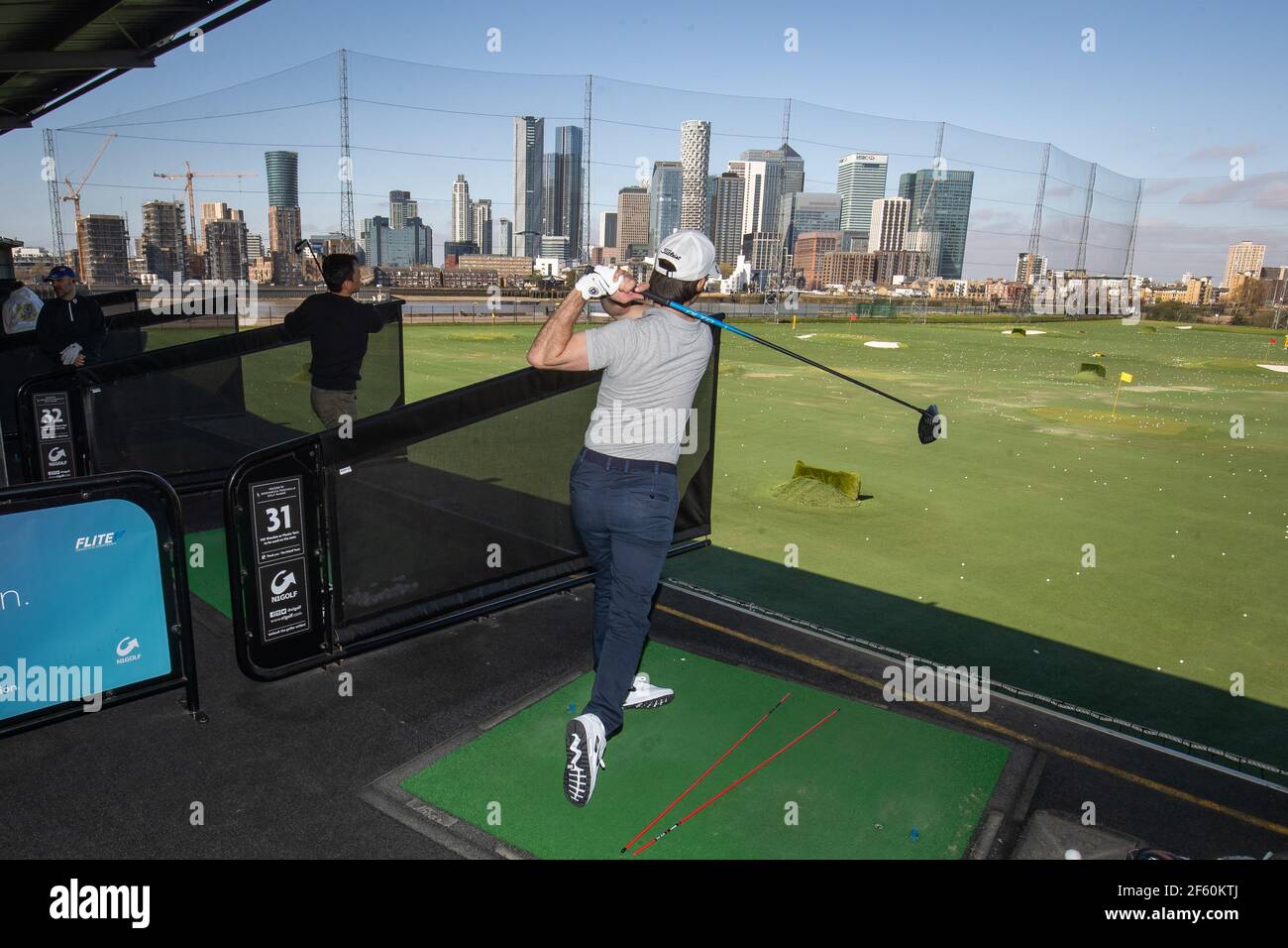 topgolf canary wharf