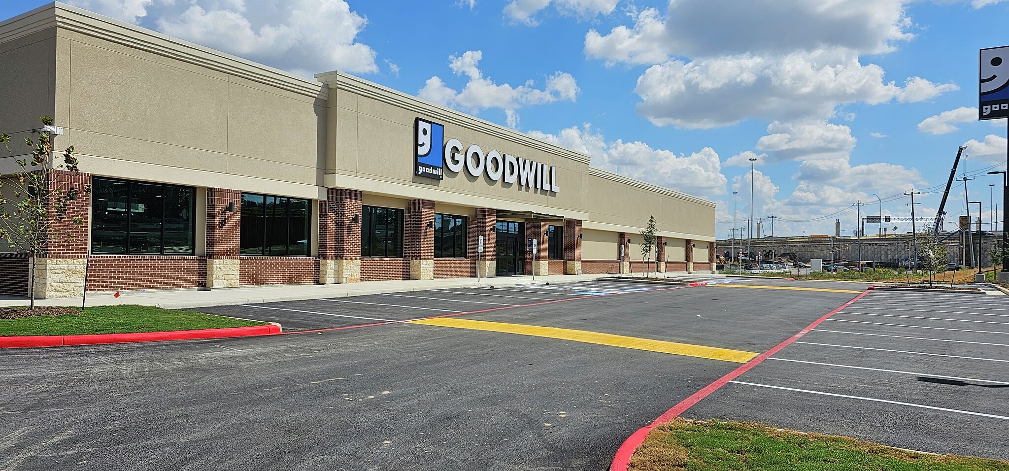 biggest goodwill in san antonio