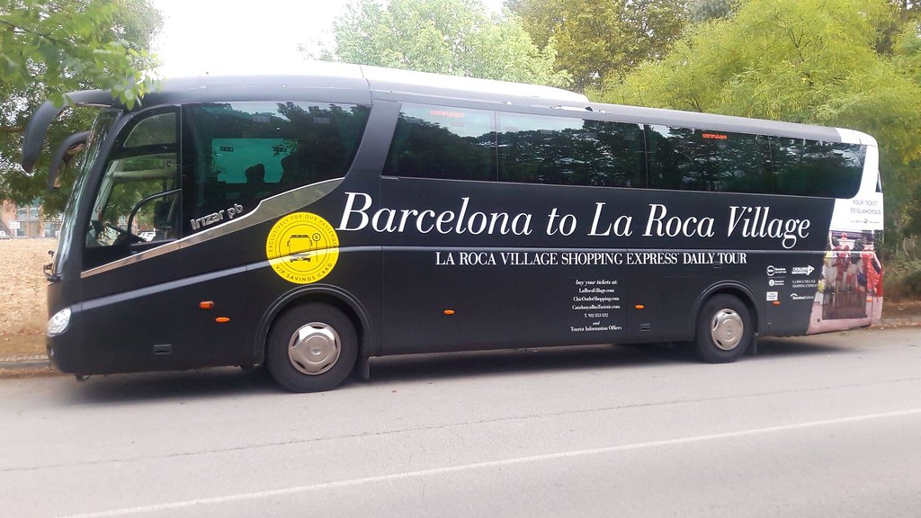 bus la roca village