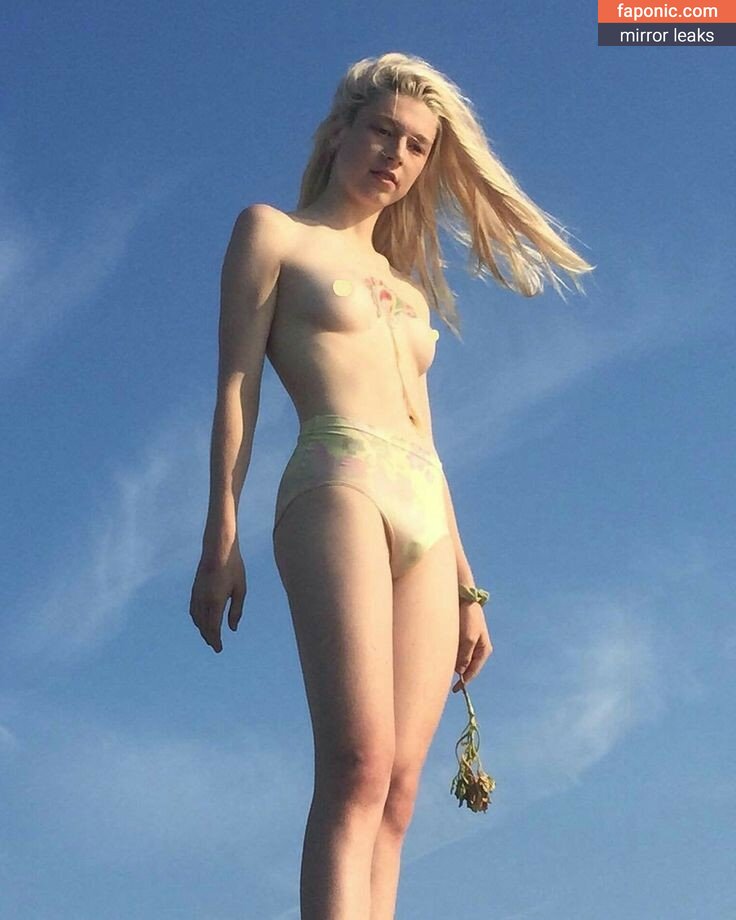 hunter schafer nude