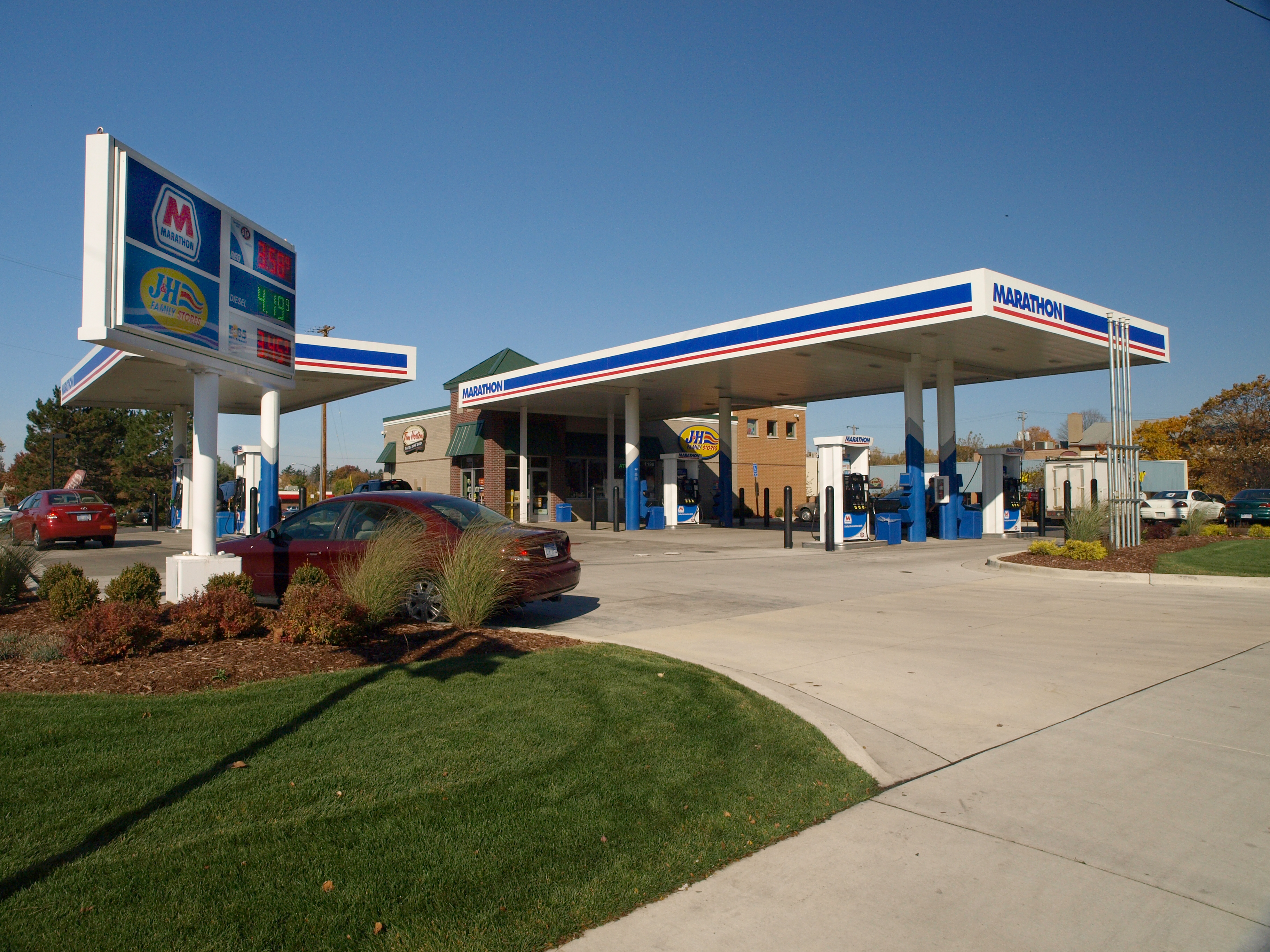 marathon gas stations in michigan