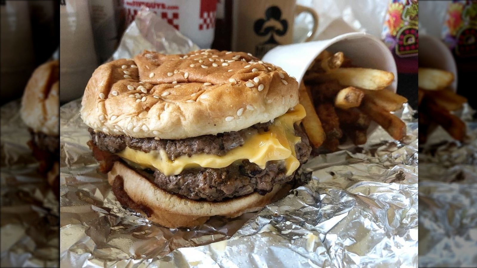 cheeseburger five guys calories