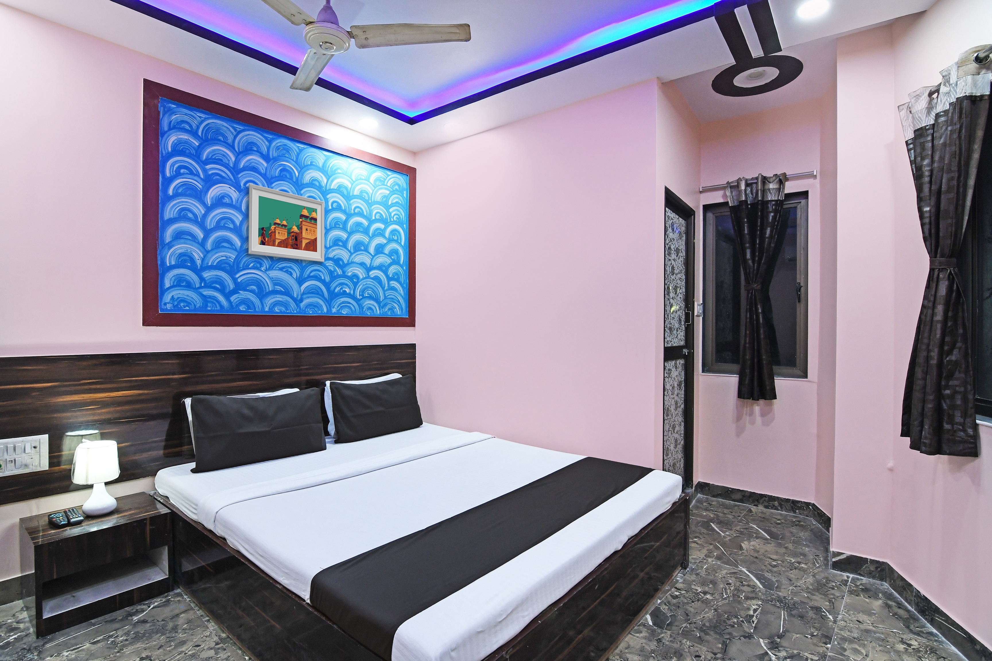 couple friendly hotel near howrah station