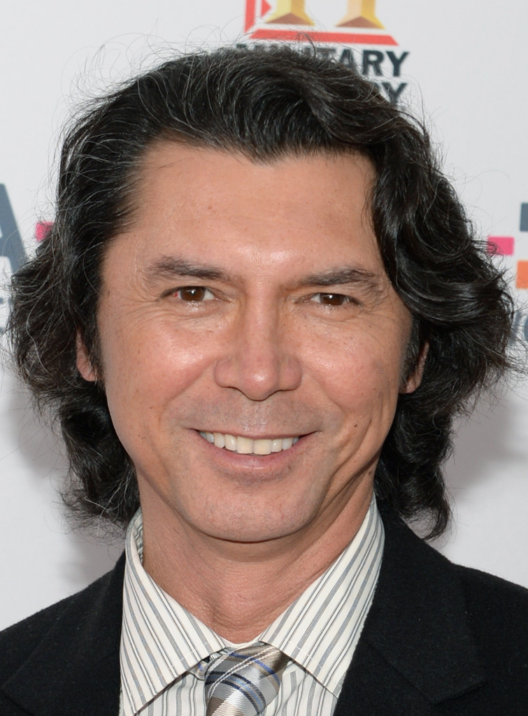 lou diamond phillips wiki