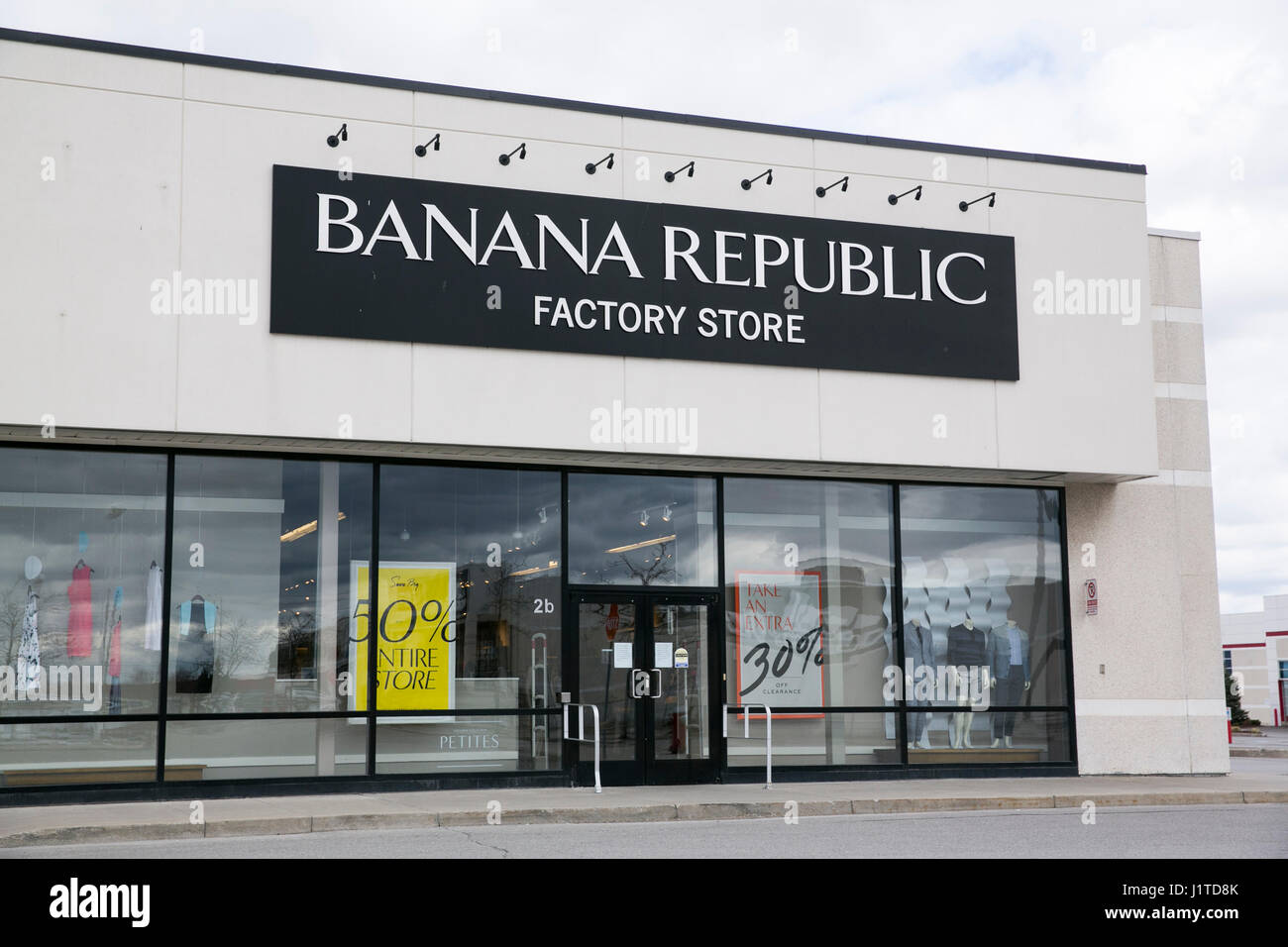 banana republic outlet