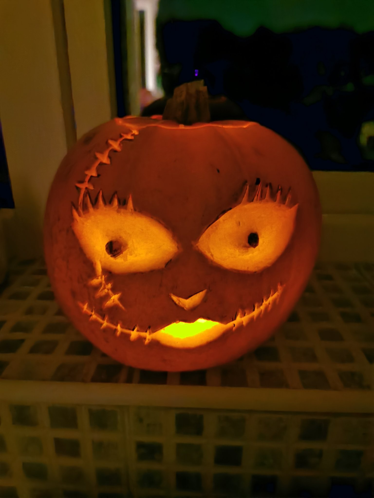 easy sally pumpkin carving