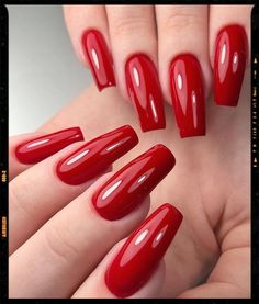 diseños de uñas largas rojas