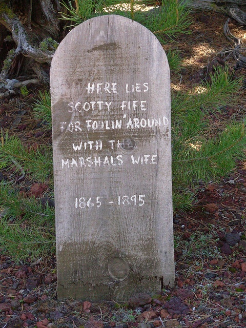 humorous tombstone sayings