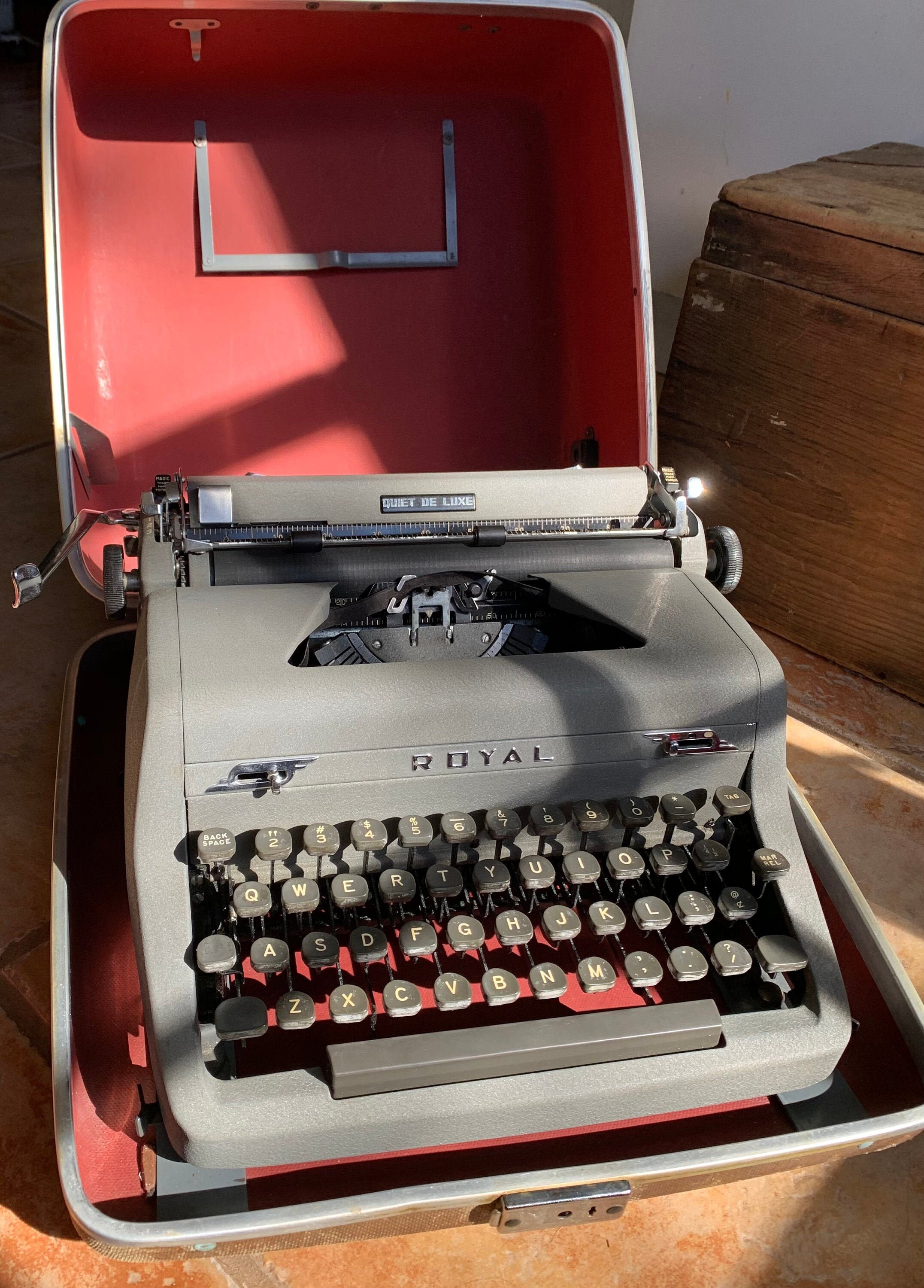 royal typewriter quiet deluxe