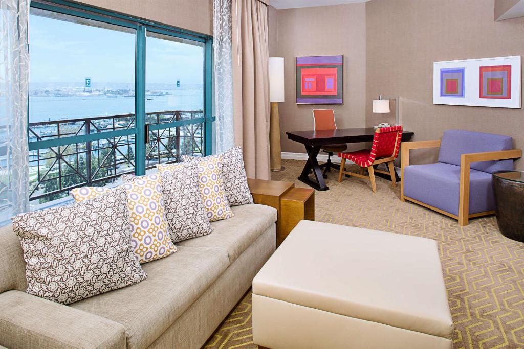 embassy suites by hilton san diego bay downtown reviews