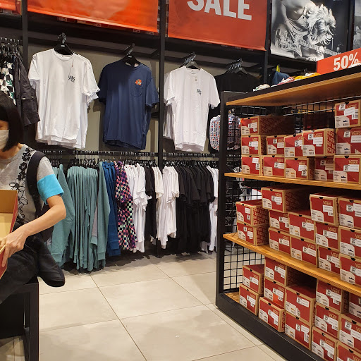 vans outlet braintree