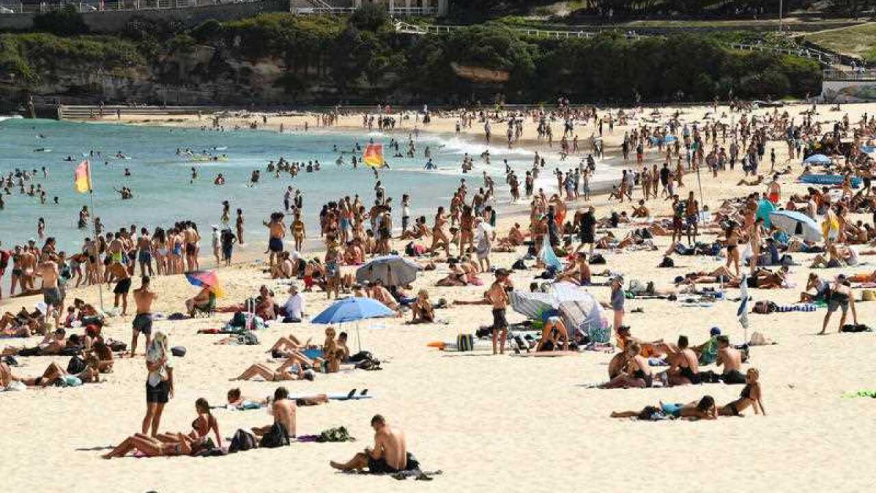 caméra cachée à la plage