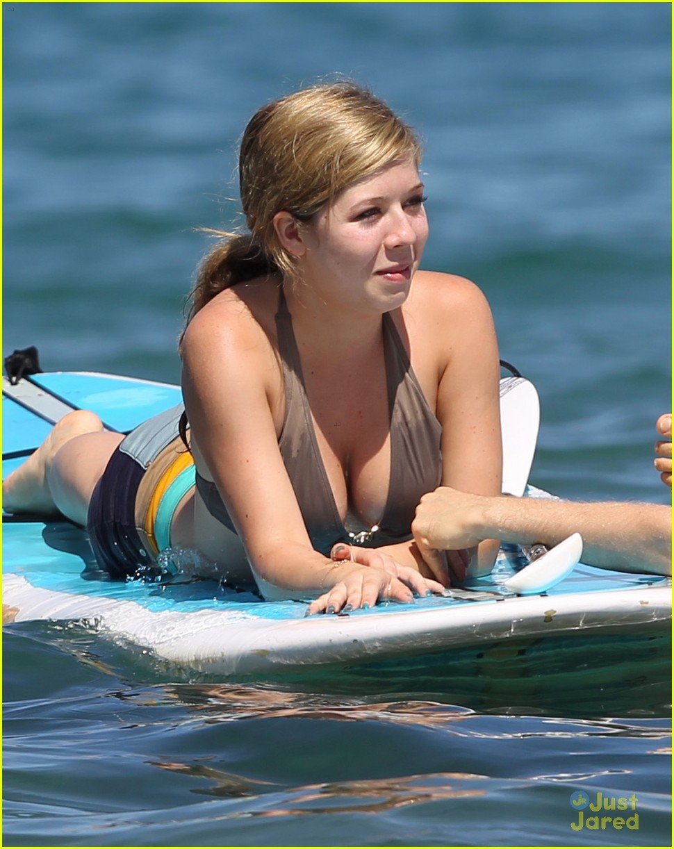 jennette mccurdy maui