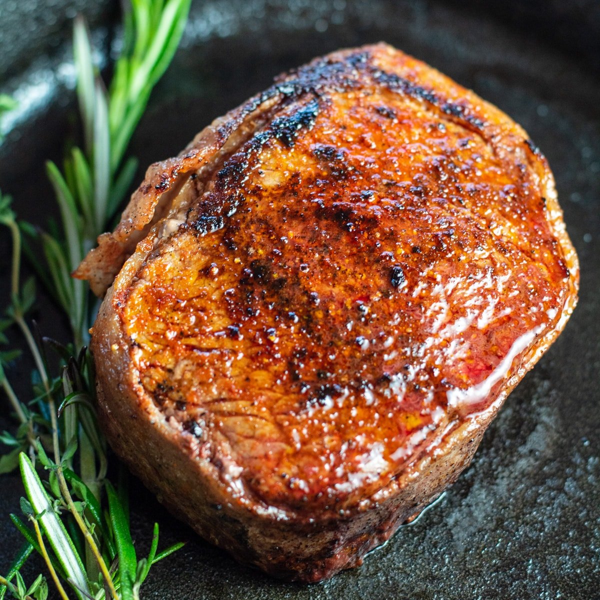 filete mignon envuelto en tocino